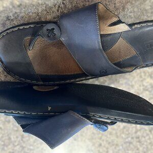 Born Sandals Women size 9